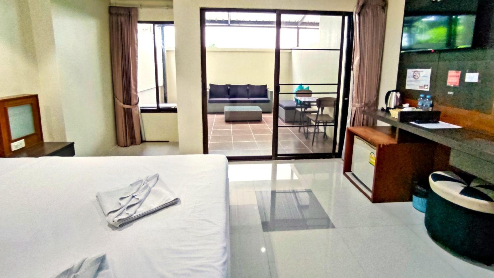 Lucky Buako Hotel Patong المظهر الخارجي الصورة