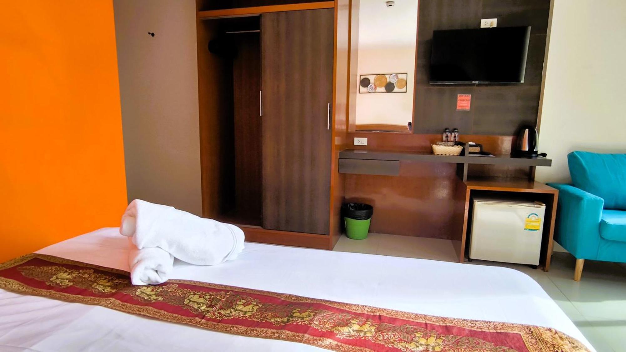 Lucky Buako Hotel Patong المظهر الخارجي الصورة